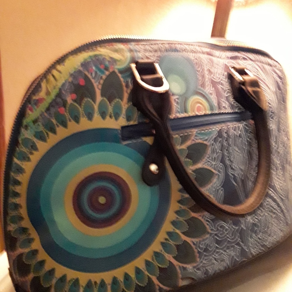 A designer  Handbag - Picture 5 of 5